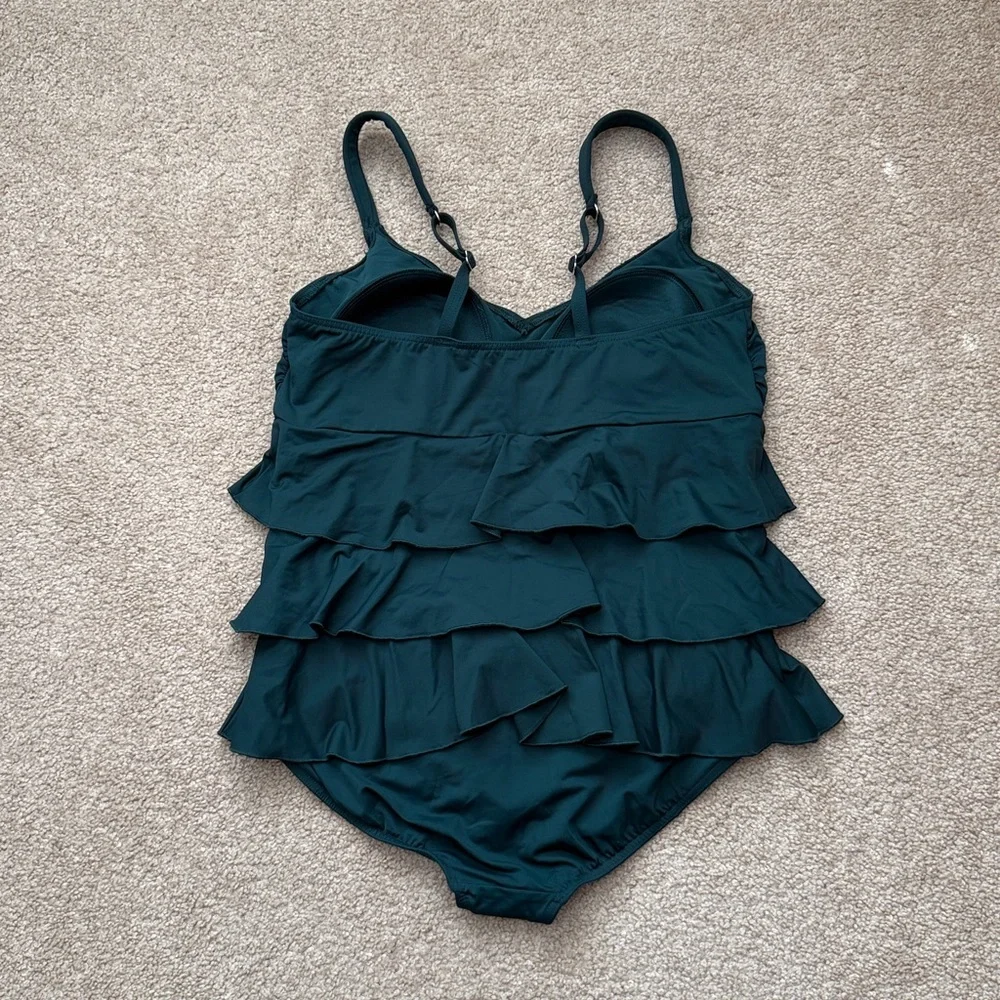 NWOT Lands End Smoothing Ruffle Fauxkini Hunter Green One Piece Swimsuit Size 14